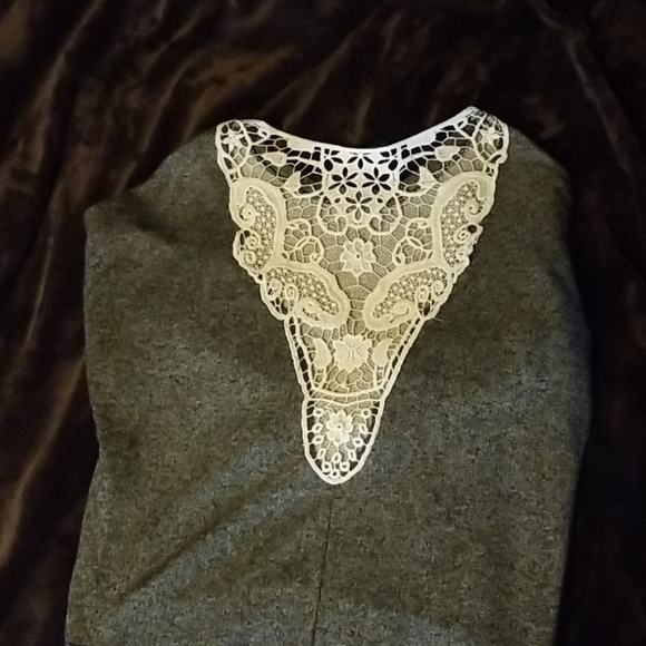 Grey sweater with lace back - Picture 2 of 2